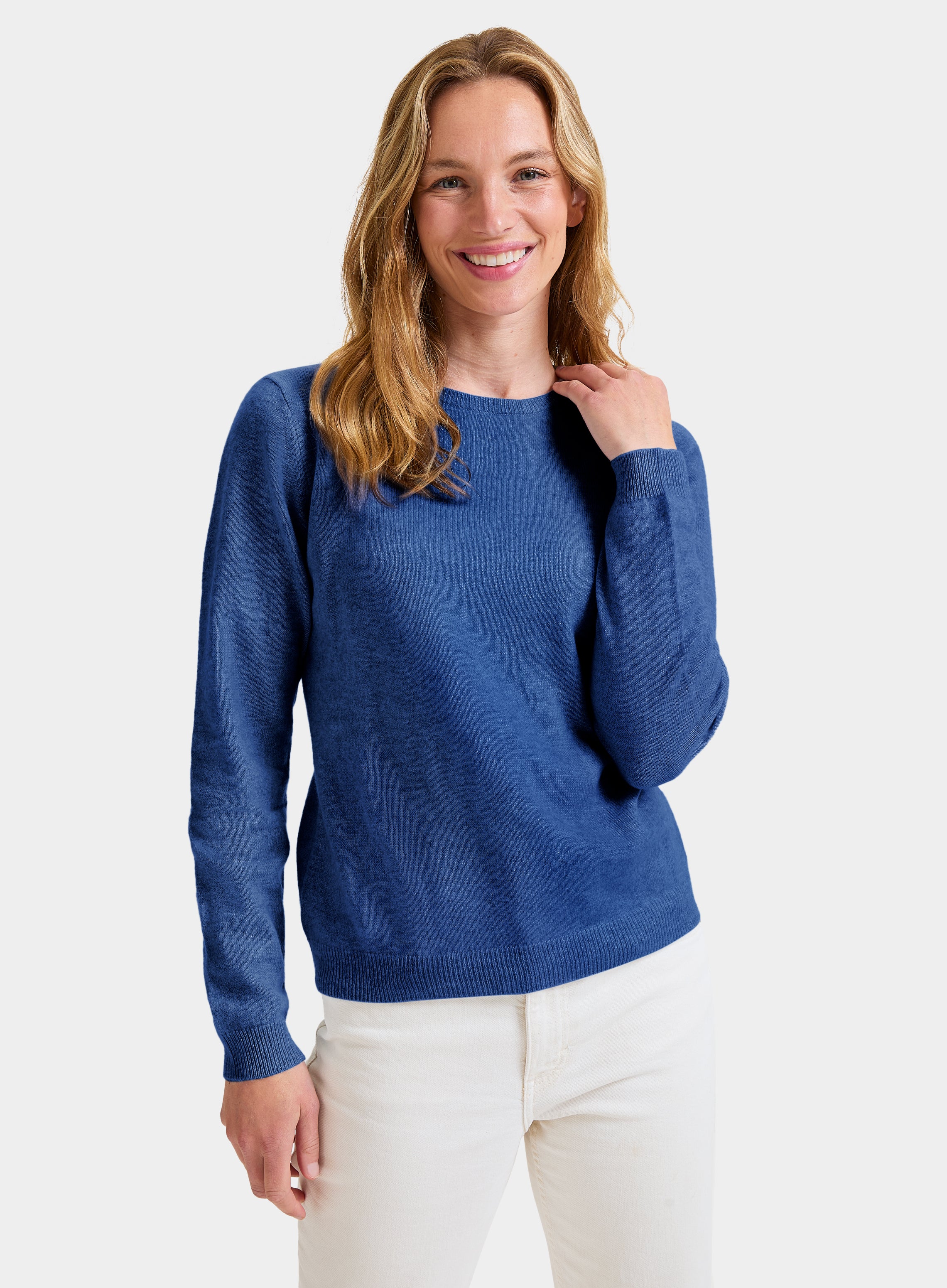 Womens Crew Neck Cashmere Jumper in Denim Oxford Shirt Co