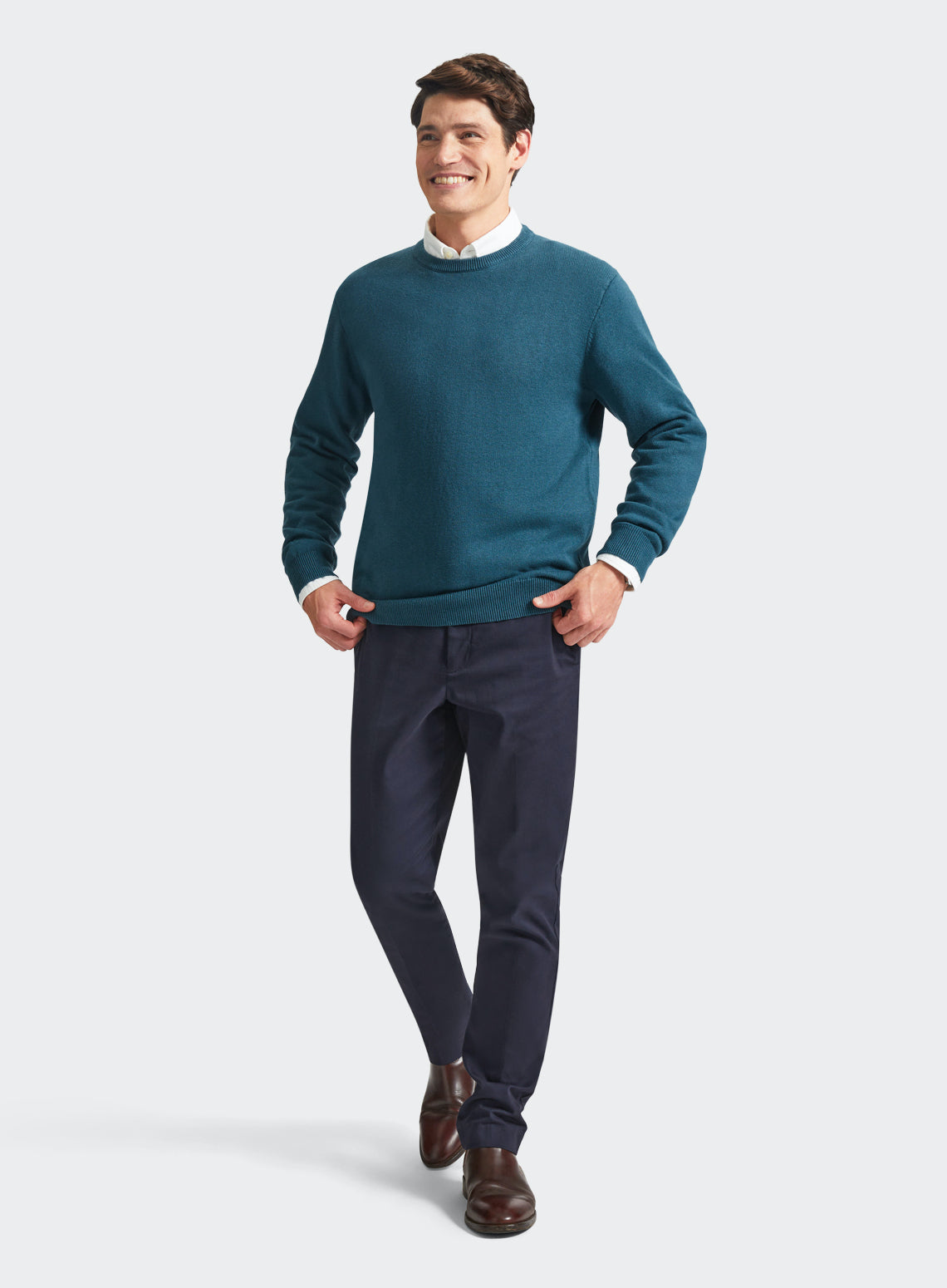 Dark blue sales sweater outfit men