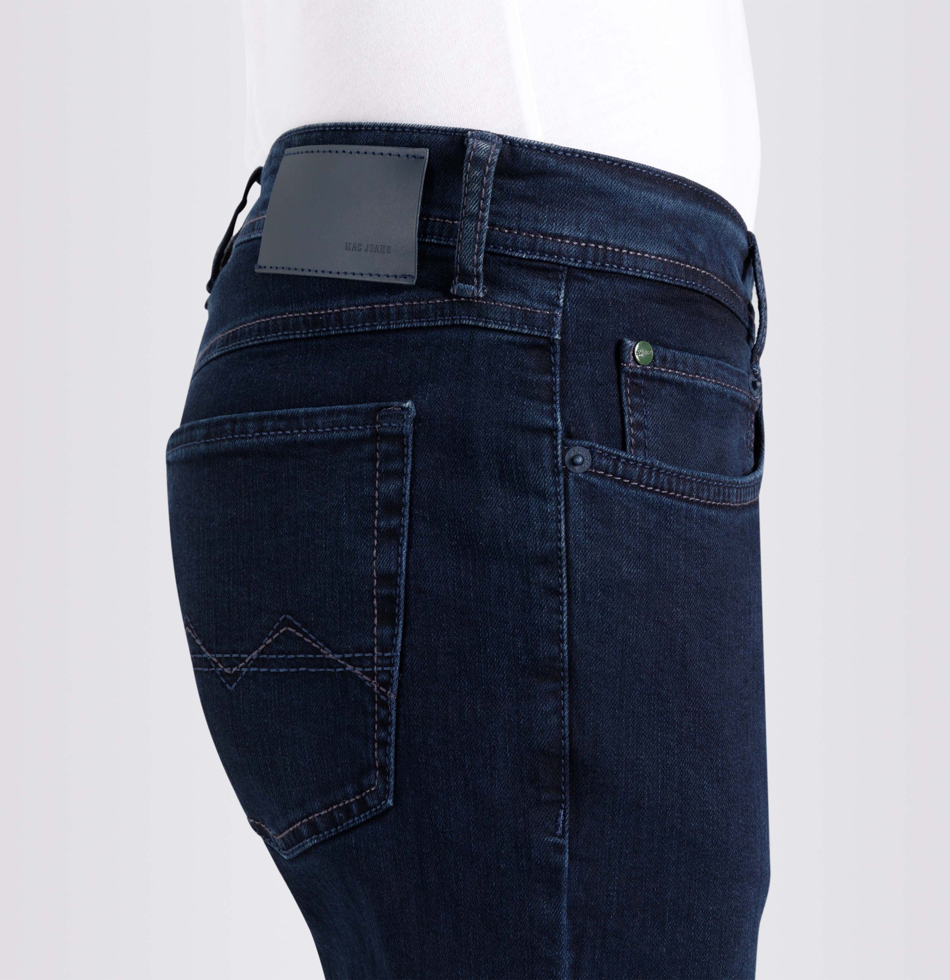 MAC Arne Jeans in Dark Denim